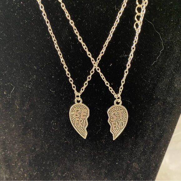 Best Friends Broken Heart Pendant Necklace Pair Silver Tone Chain - Picture 4 of 6